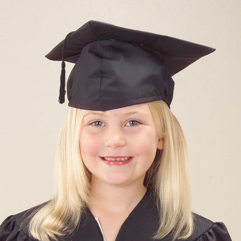 BLACK GRADUATE CAP