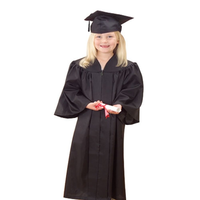 BLACK GRADUATE OUTFIT